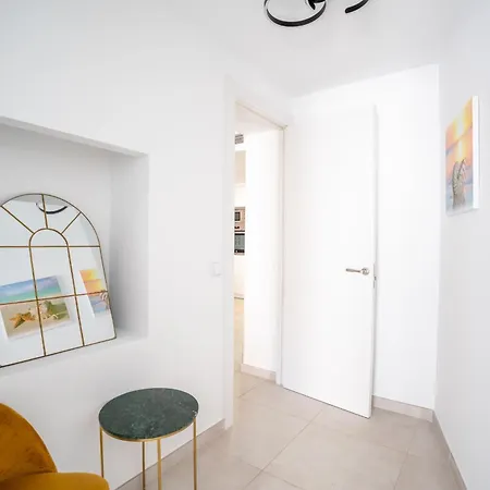 Apartment Luxury 3-bedroom For Rent In The Heart Of Puerto Banus Marbella