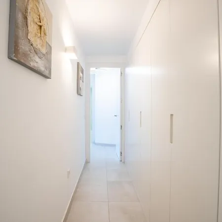 Luxury 3-Bedroom Apartment For Rent In The Heart Of Puerto Banus * Marbellac