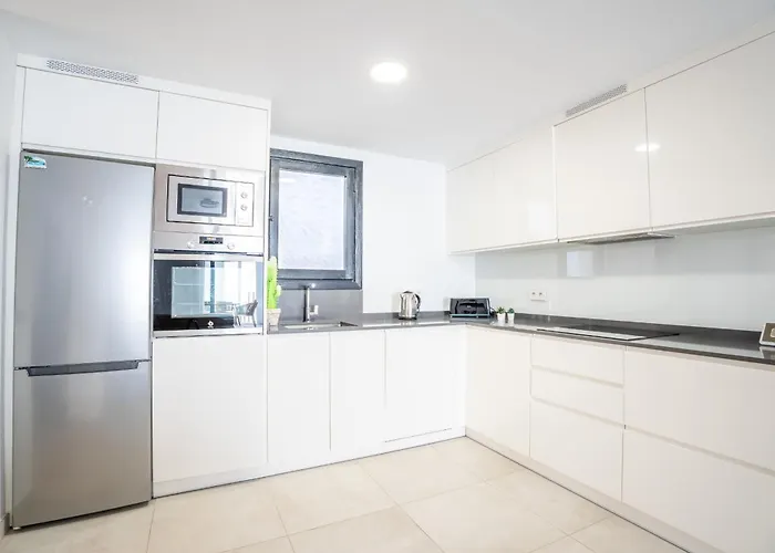 Appartement Luxury 3-Bedroom Apartment For Rent In The Heart Of Puerto Banus *