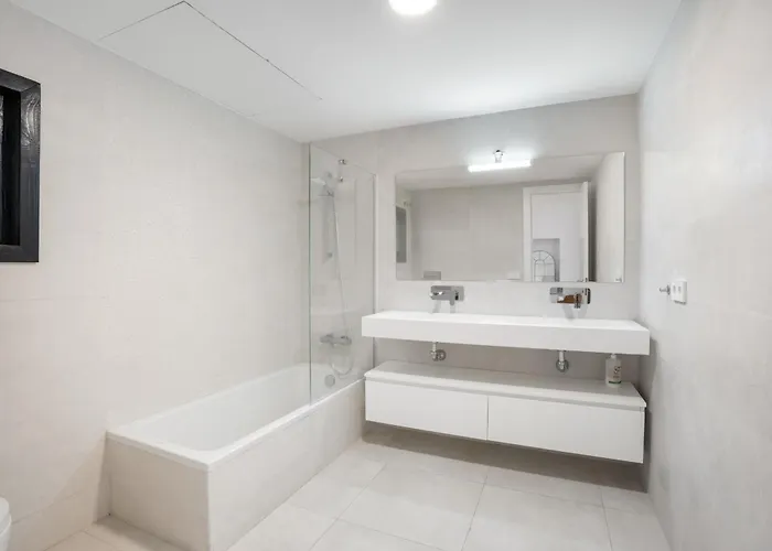 Luxury 3-Bedroom Apartment For Rent In The Heart Of Puerto Banus Appartement