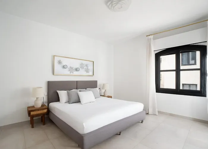 Apartament Luxury 3-Bedroom Apartment For Rent In The Heart Of Puerto Banus *