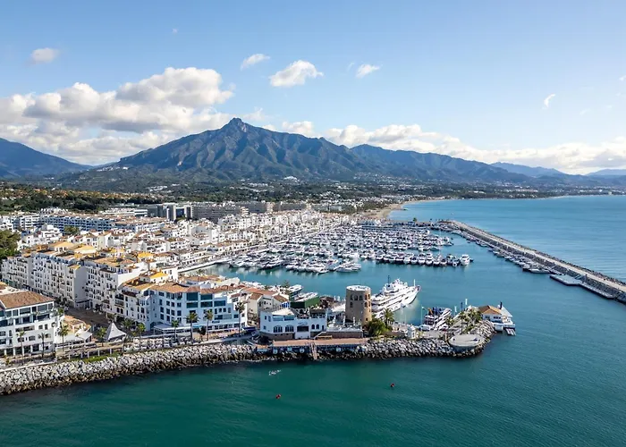Luxury 3-Bedroom Apartment For Rent In The Heart Of Puerto Banus Apartament Marbella